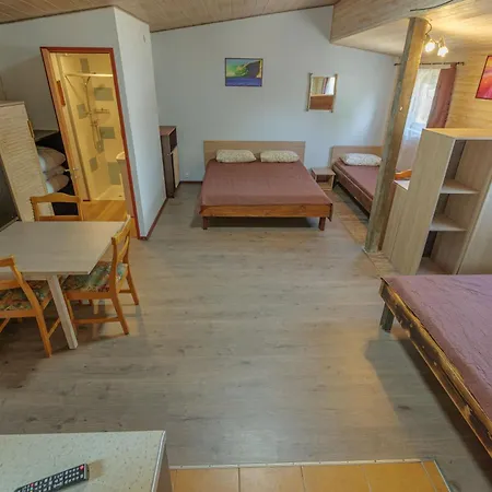Lodge Juros Nendre *
