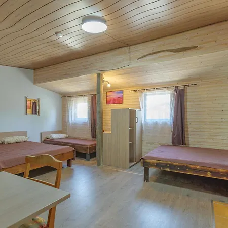 Juros Nendre Lodge