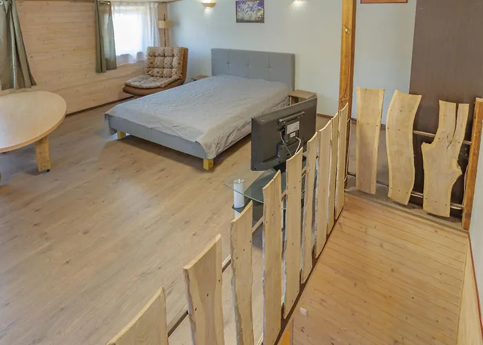 Juros Nendre 山林小屋