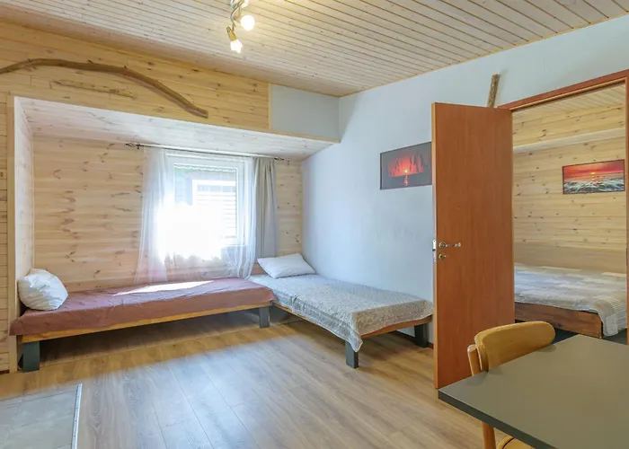 Juros Nendre 山林小屋