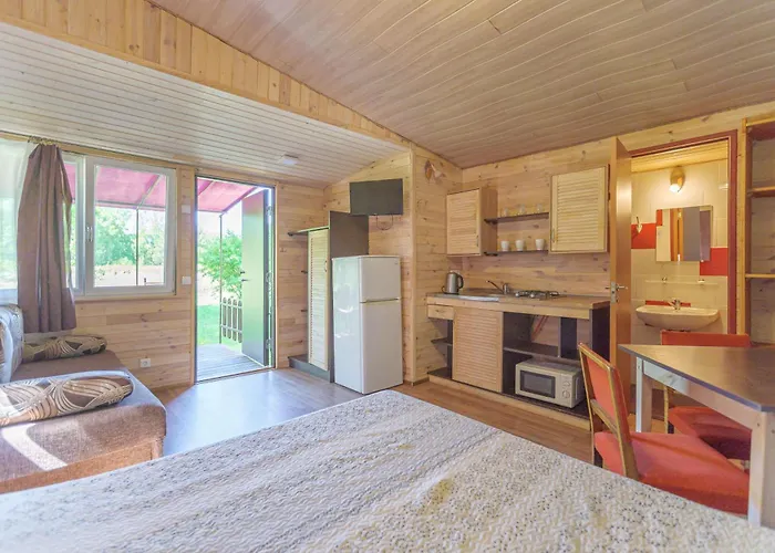 Juros Nendre 山林小屋